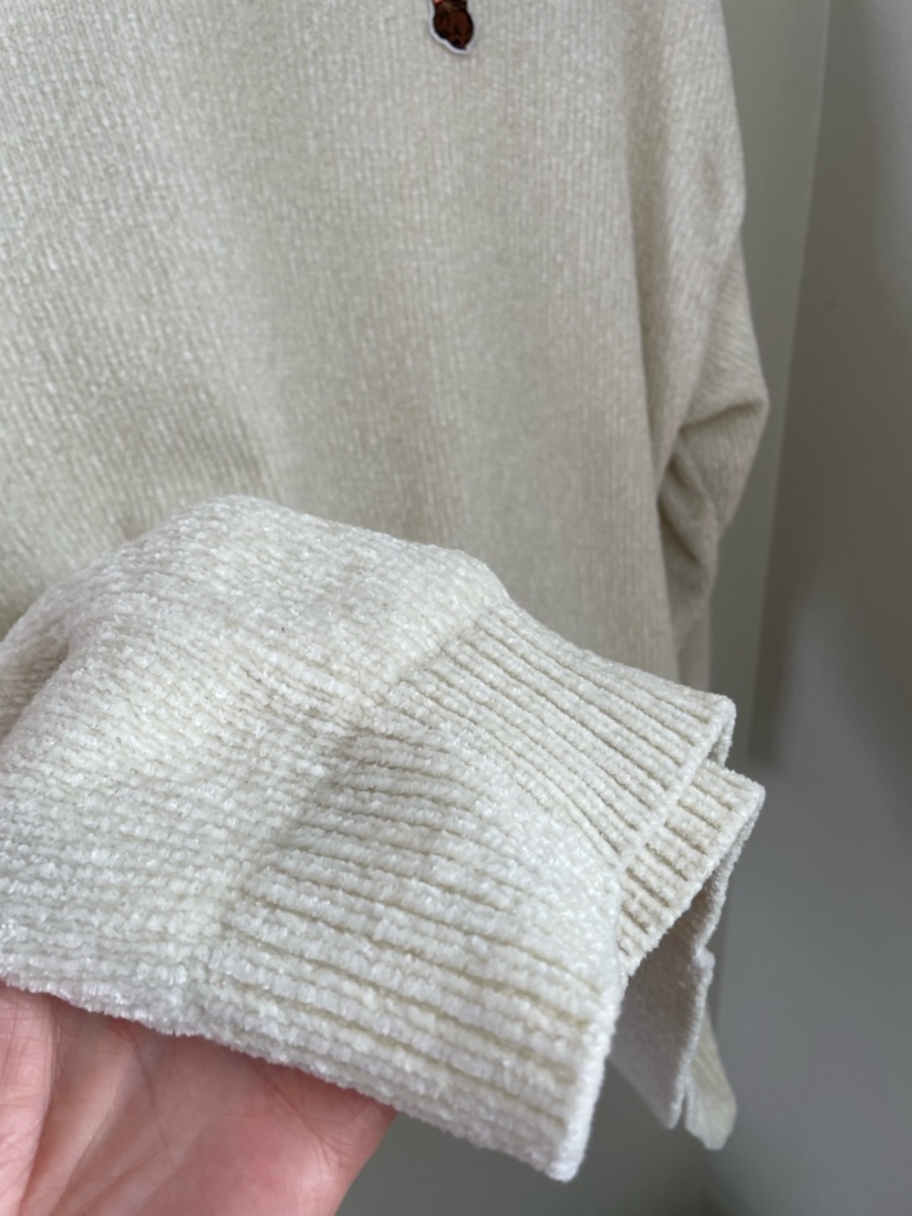 Fingercroxx "Bigfoot" Chenille Knit Crewneck Sweater Cream Size XS/S Streetwear - Picture 11 of 11